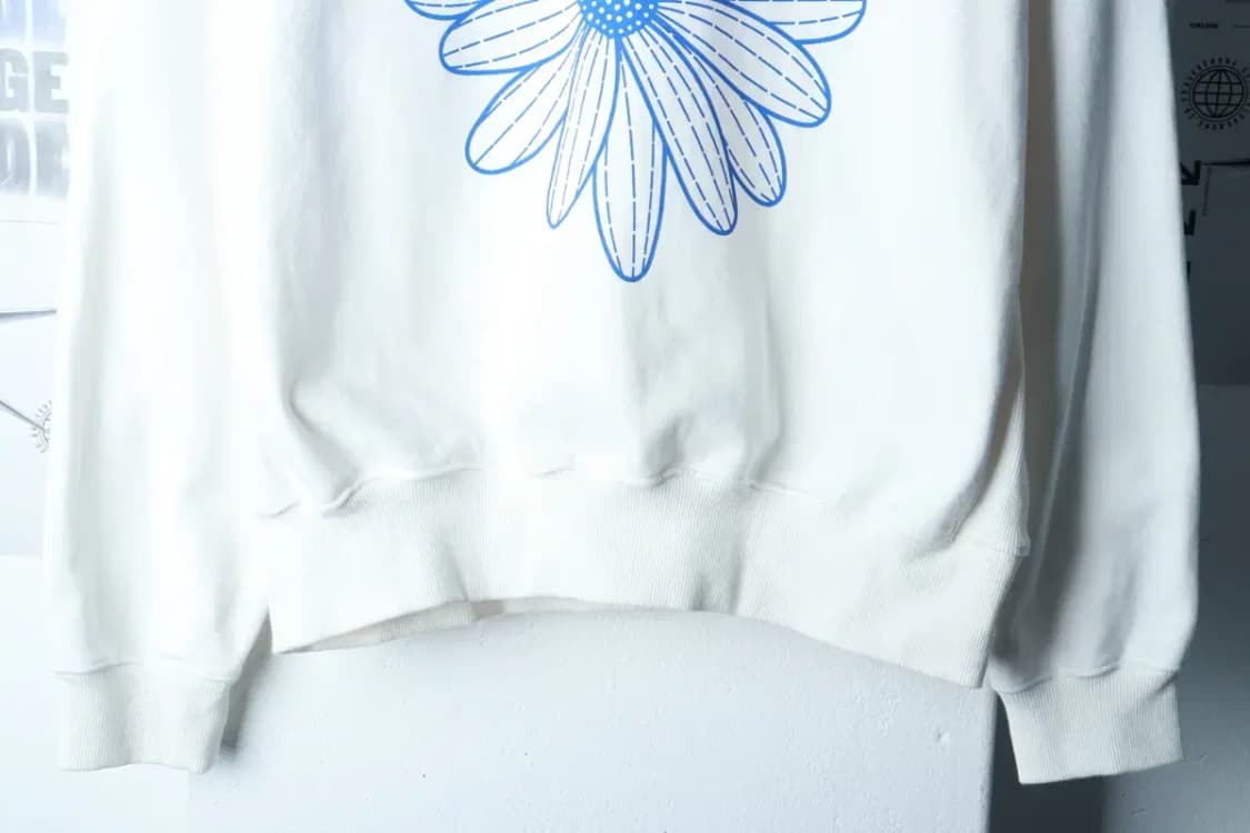 W(F) 마르디메르크디 맨투맨 티셔츠 빅로고 화이트 세미크롭-16CA4 상품이미지4