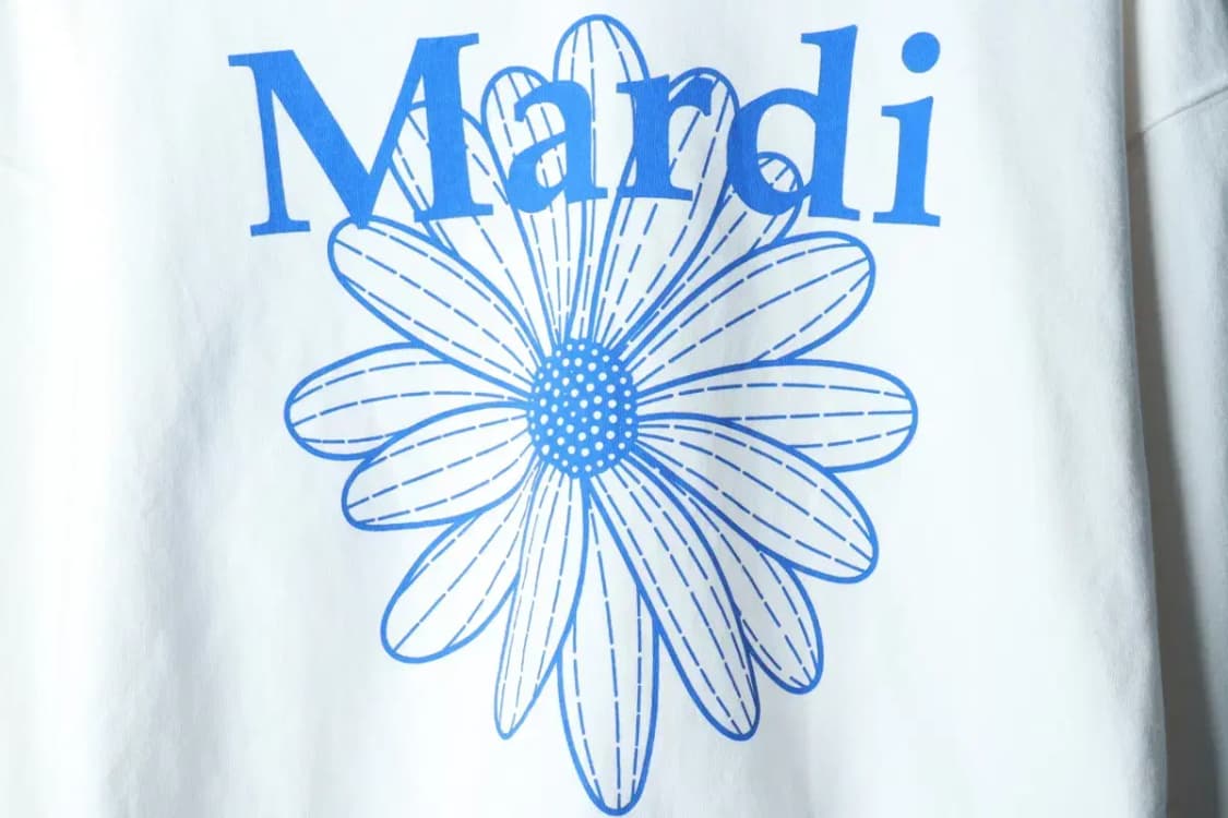 W(F) 마르디메르크디 맨투맨 티셔츠 빅로고 화이트 세미크롭-16CA4 상품이미지5