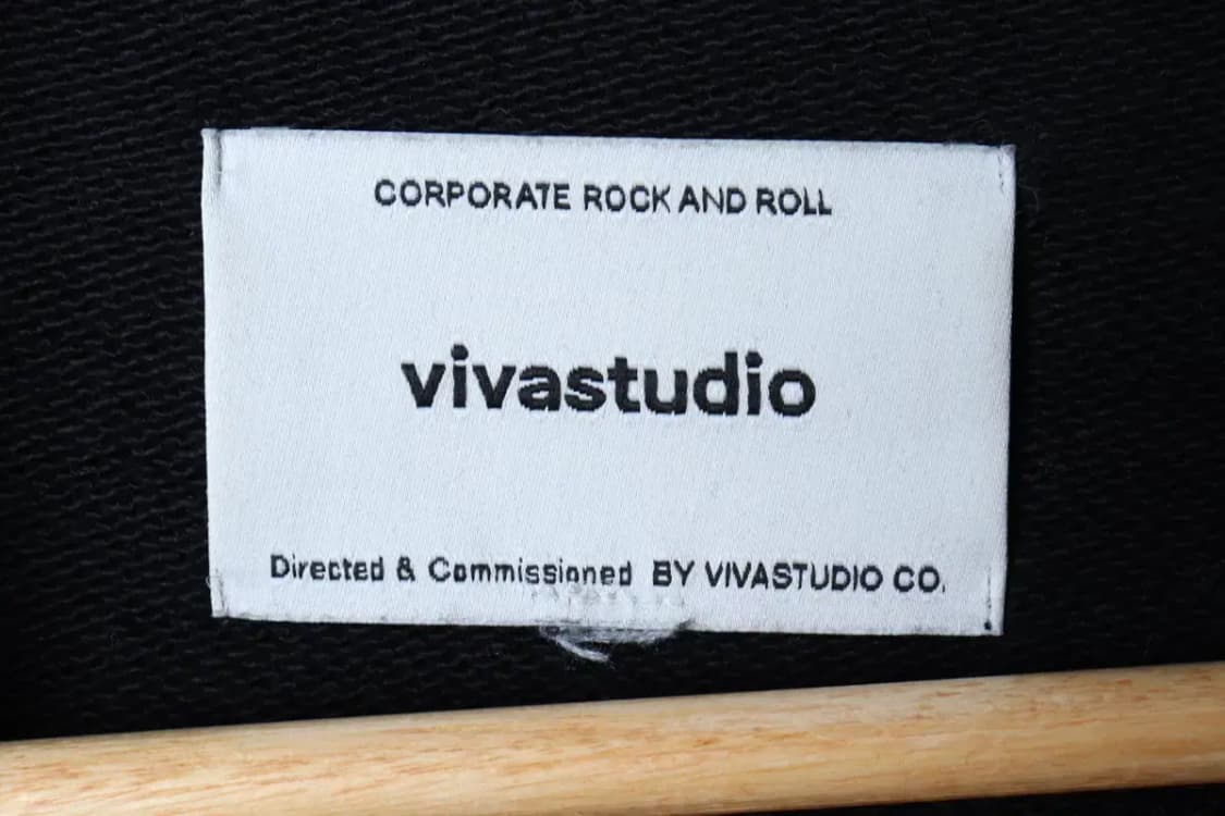 (L-XL) 비바스튜디오 맨투맨 티셔츠 스몰로고 블랙 올드스쿨-16D95 상품이미지7