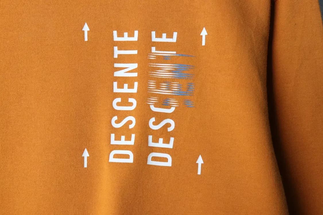 W(M) 데상트 맨투맨 티셔츠 주황 프린팅 올드스쿨-16E94 상품이미지6