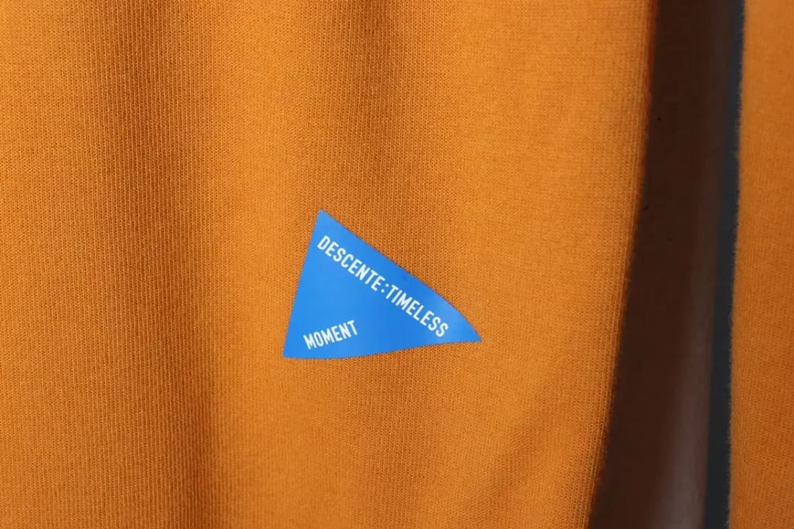 W(M) 데상트 맨투맨 티셔츠 주황 프린팅 올드스쿨-16E94 상품이미지7