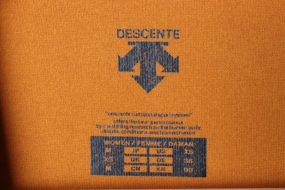 W(M) 데상트 맨투맨 티셔츠 주황 프린팅 올드스쿨-16E94 상품이미지8