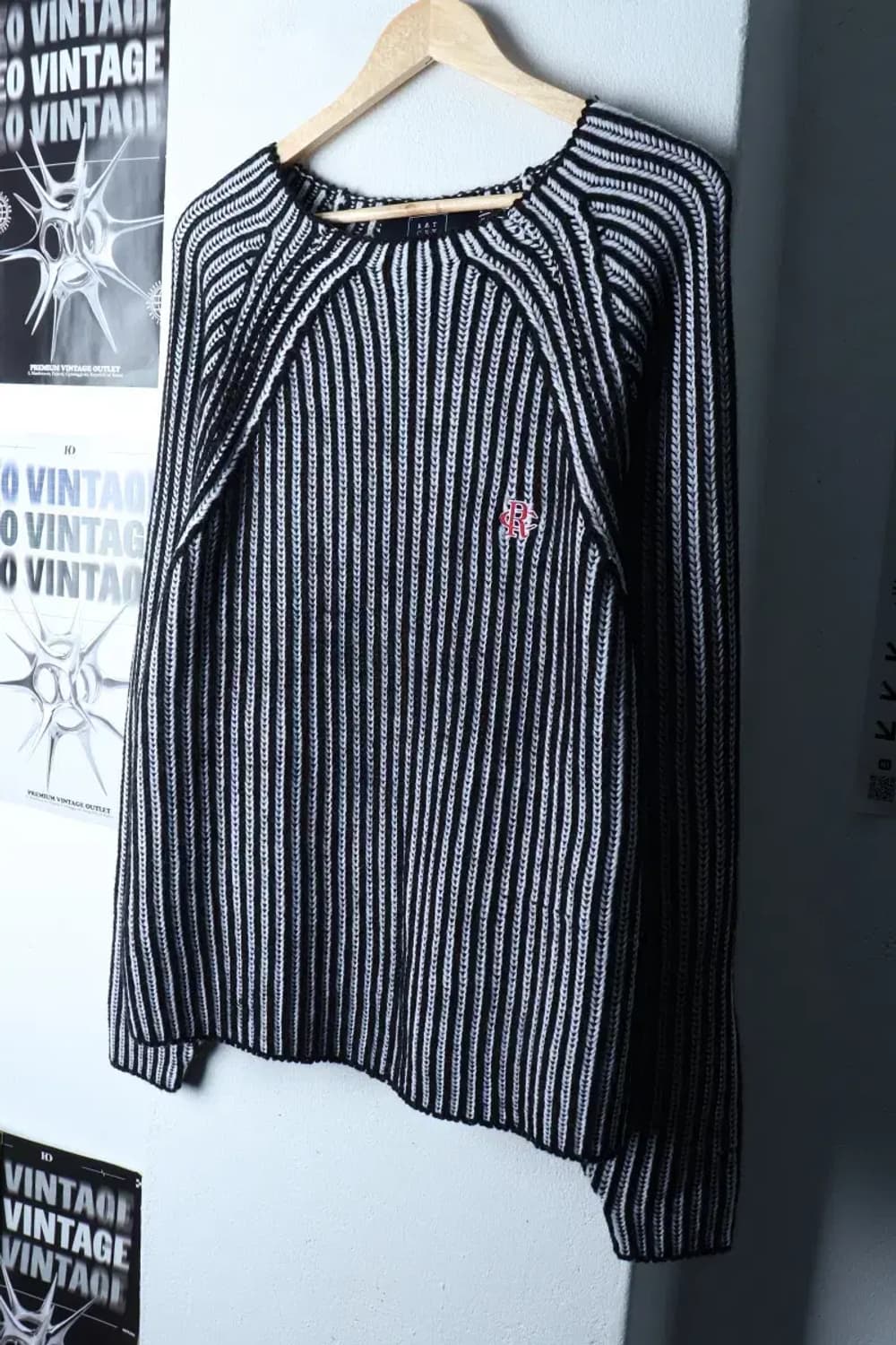 (S-L) 로맨틱크라운 니트 루즈핏 스트라이프 블랙 올드스쿨-16FD6 상품이미지1