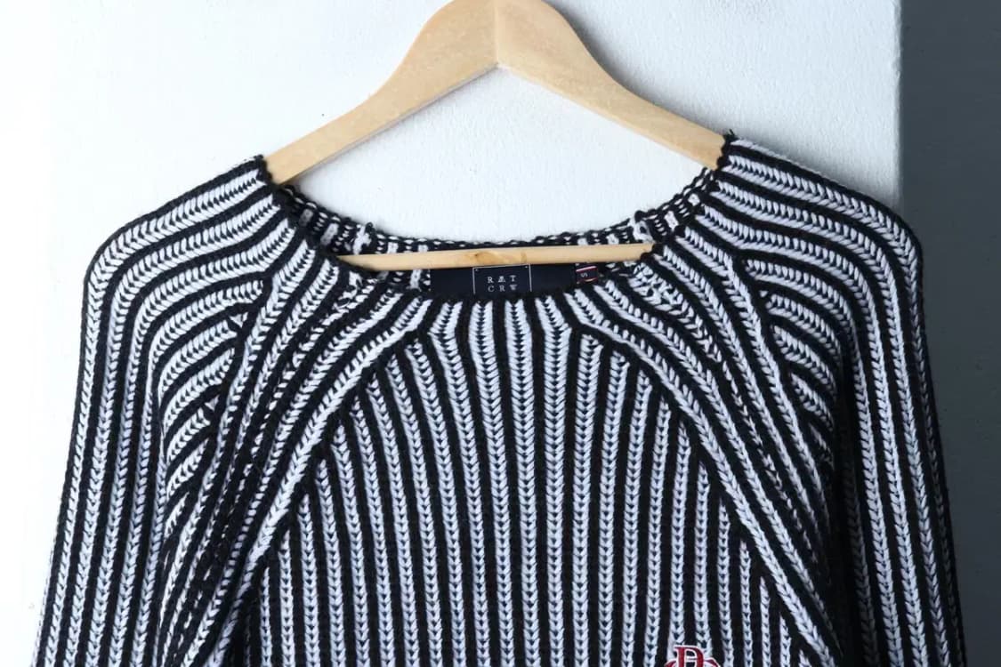 (S-L) 로맨틱크라운 니트 루즈핏 스트라이프 블랙 올드스쿨-16FD6 상품이미지3