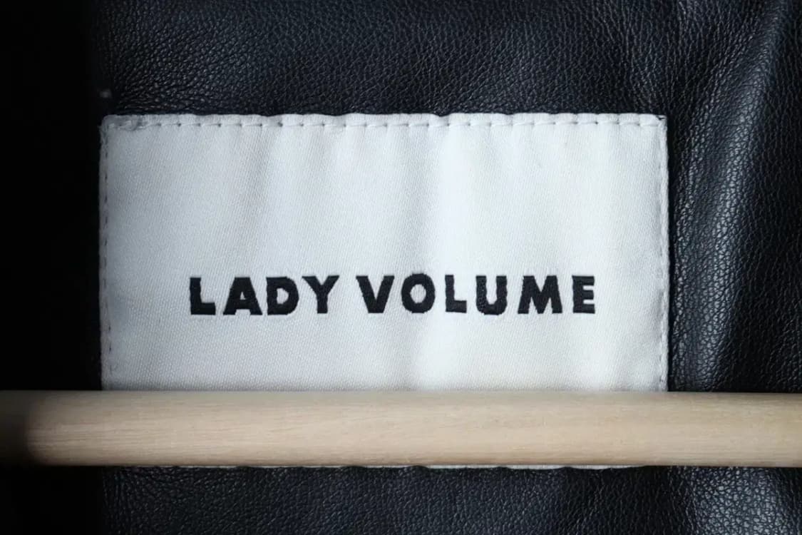 W(F) 레이디볼륨 패딩 점퍼자켓 레더 크롭 블랙 한소희착용-16FE9 상품이미지7