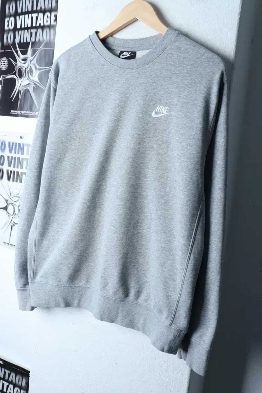 (M) 나이키 맨투맨 티셔츠 스몰로고 그레이 올드스쿨-17212 상품이미지1