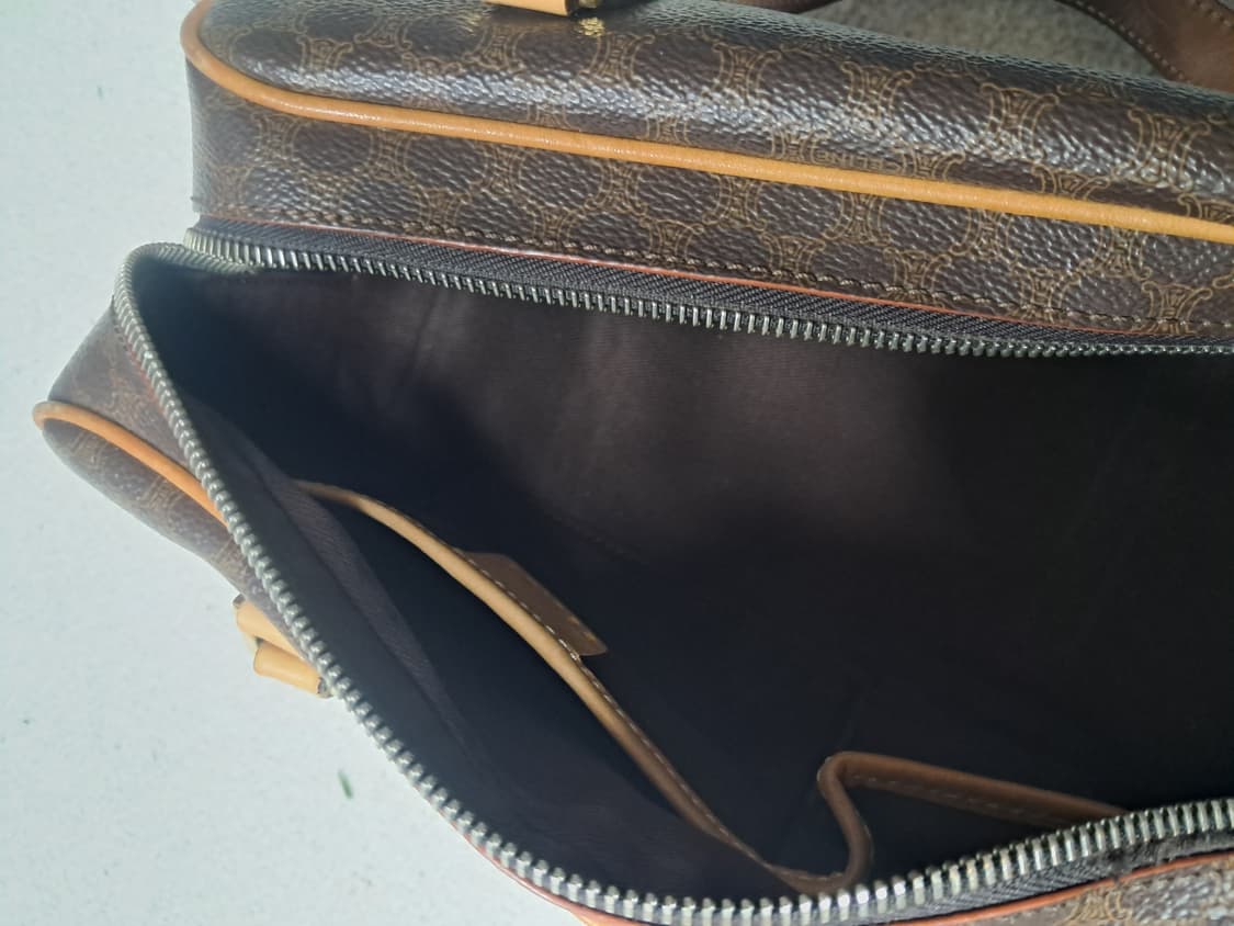 셀린느 트리오페 마카담 롤러백 상품이미지6