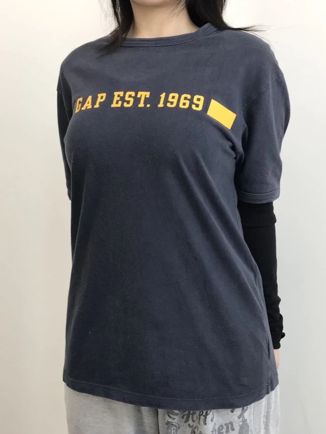 GAP Est 1969 Logo Navy Basic Tee 상품이미지3