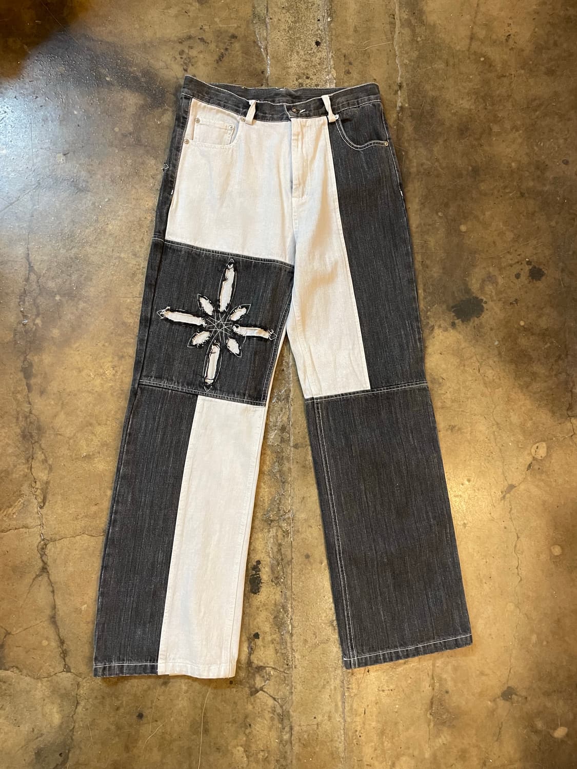 쿠시코그 Kusikohc floral detail jeans 상품이미지1