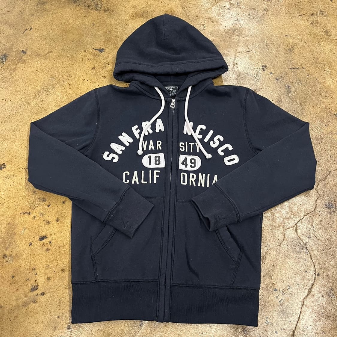 후아유 블랙 후드집업 상품이미지2