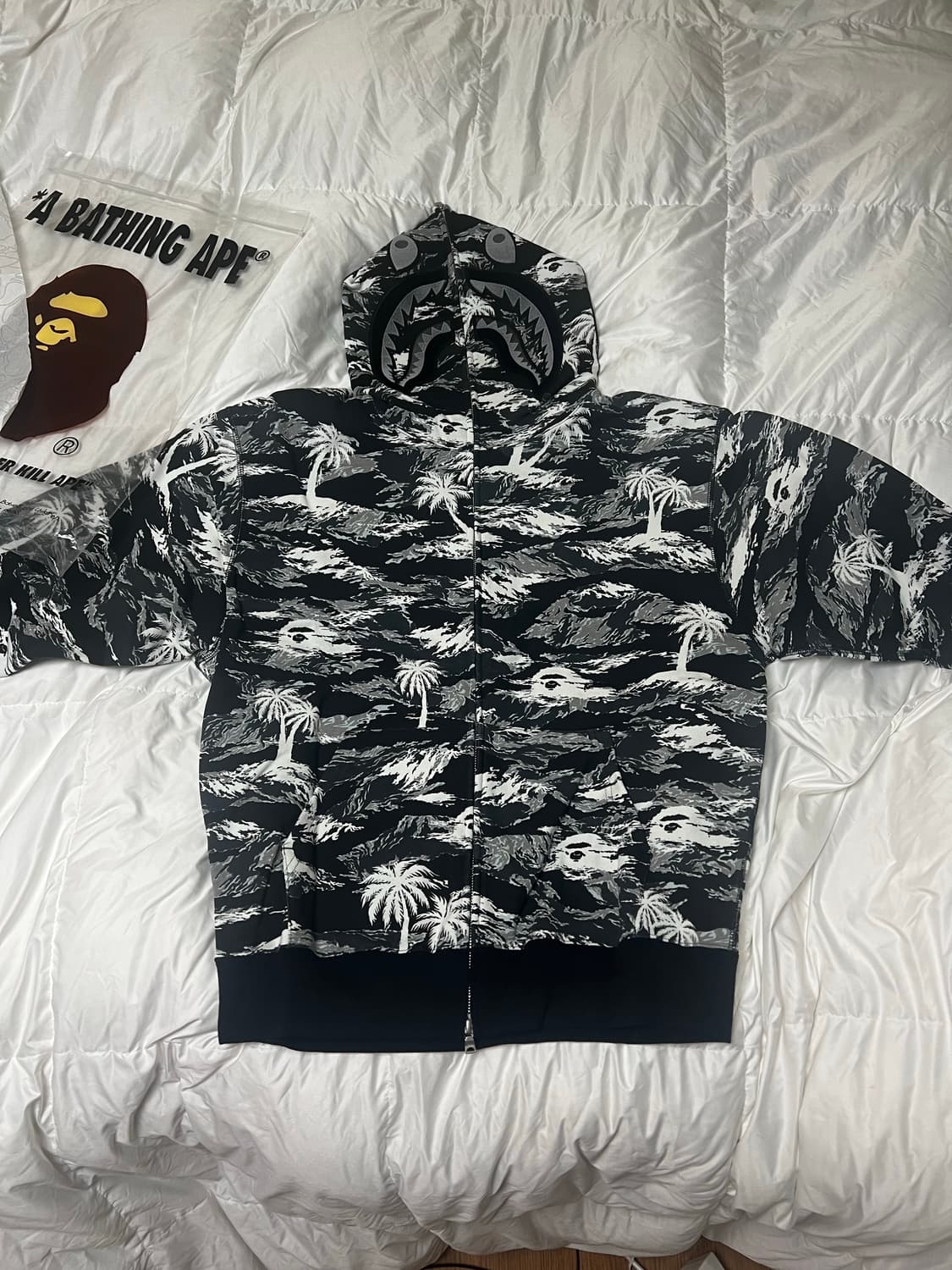 베이프 팜 트리 샤크 후드(새상품) 상품이미지1