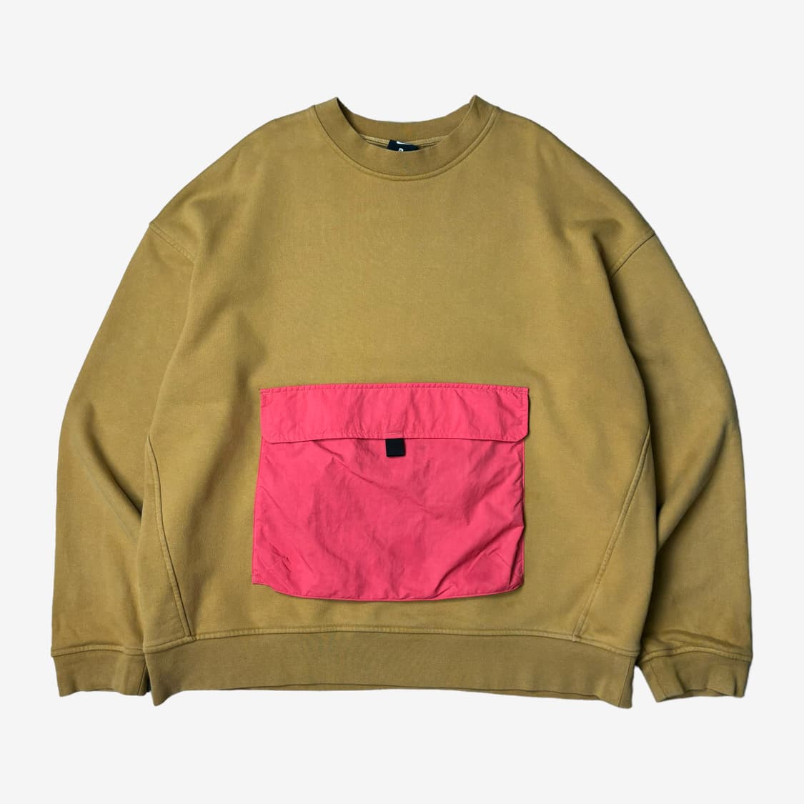 나이키 머스타드 빅 포켓 맨투맨 상품이미지1