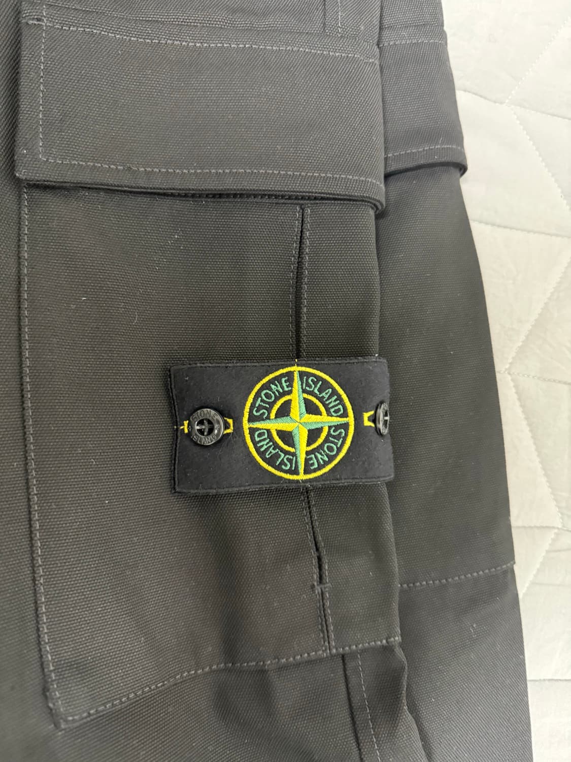 25FW 3100012 스톤아일랜드 블랙 카고 스트레이트 팬츠32사이즈 상품이미지4