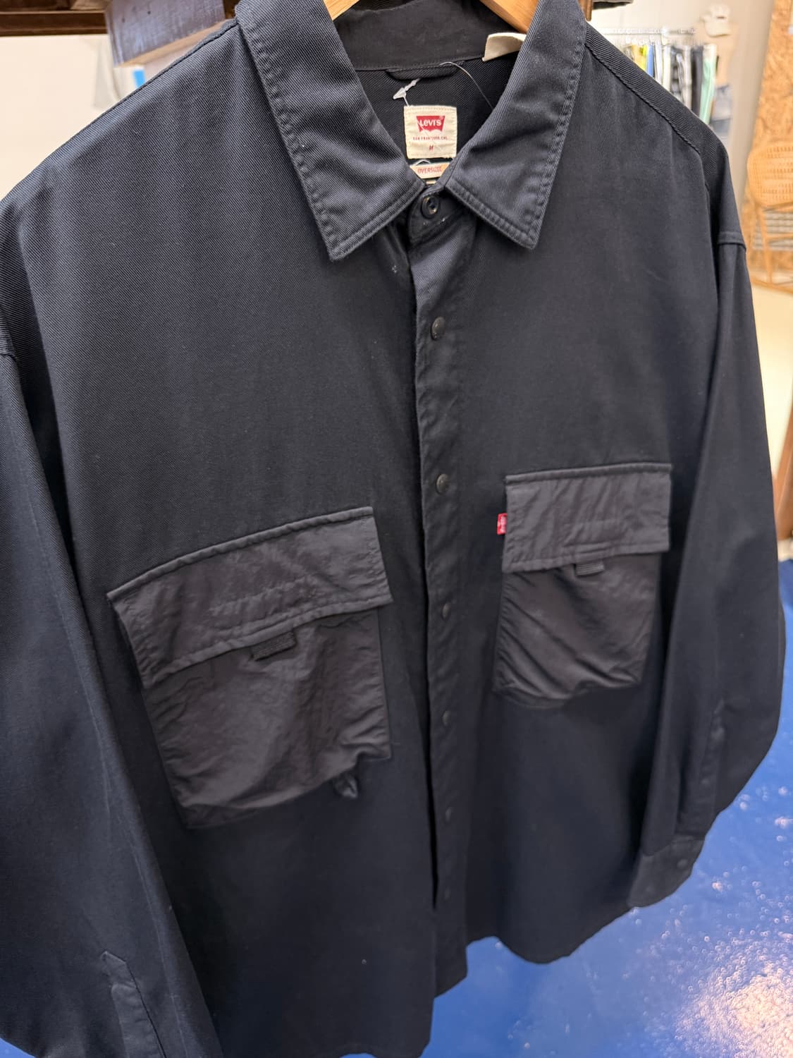 Levis 리바이스 블랙 포켓 오버핏 셔츠 상품이미지4