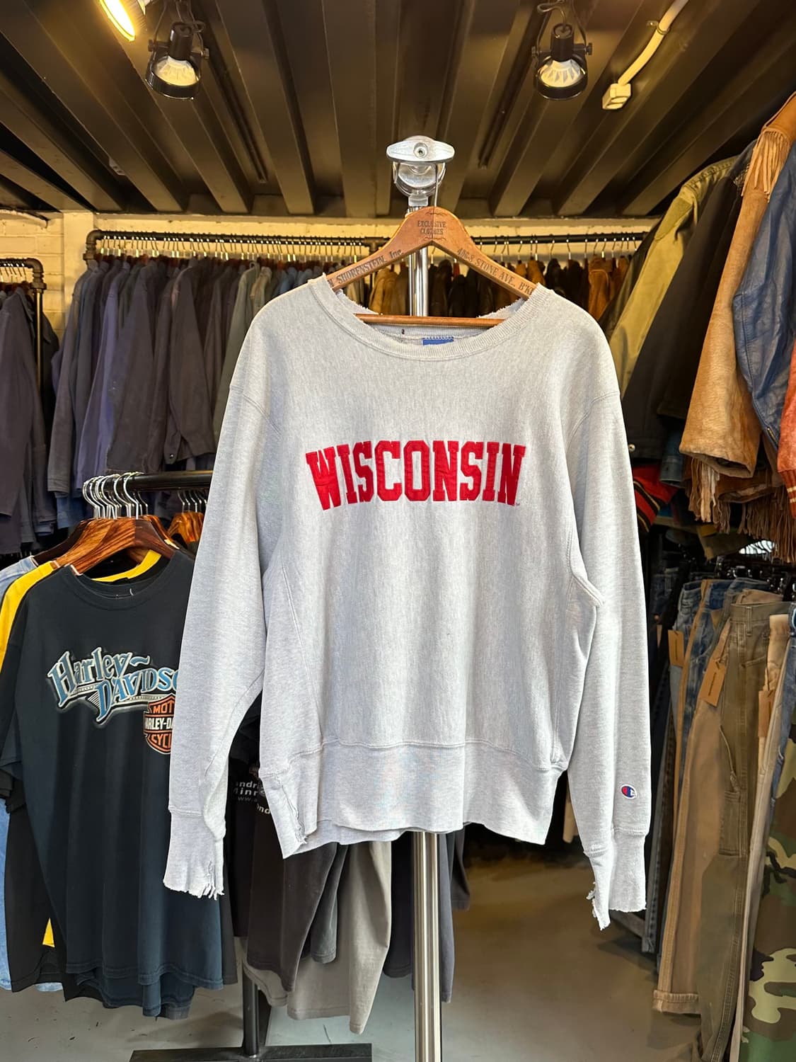 챔피온 리버스위브 위스콘신 데미지 스웻셔츠  상품이미지1