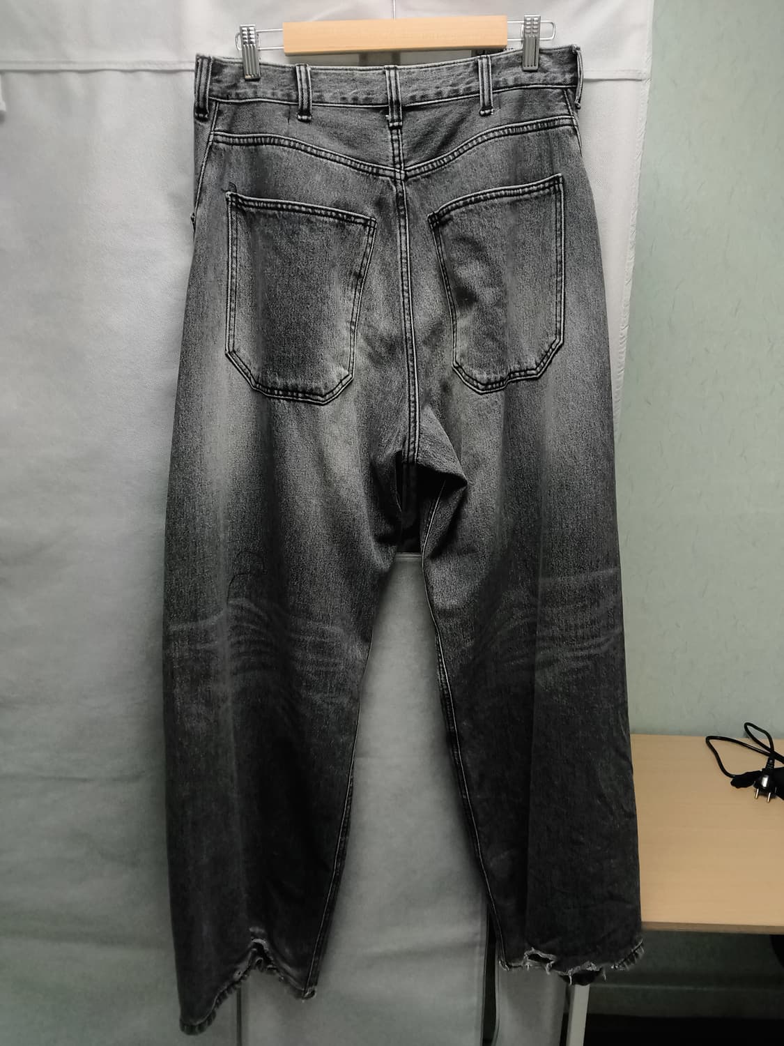 [4] 해칭룸 와이드 커브진 워시드 블랙 상품이미지2