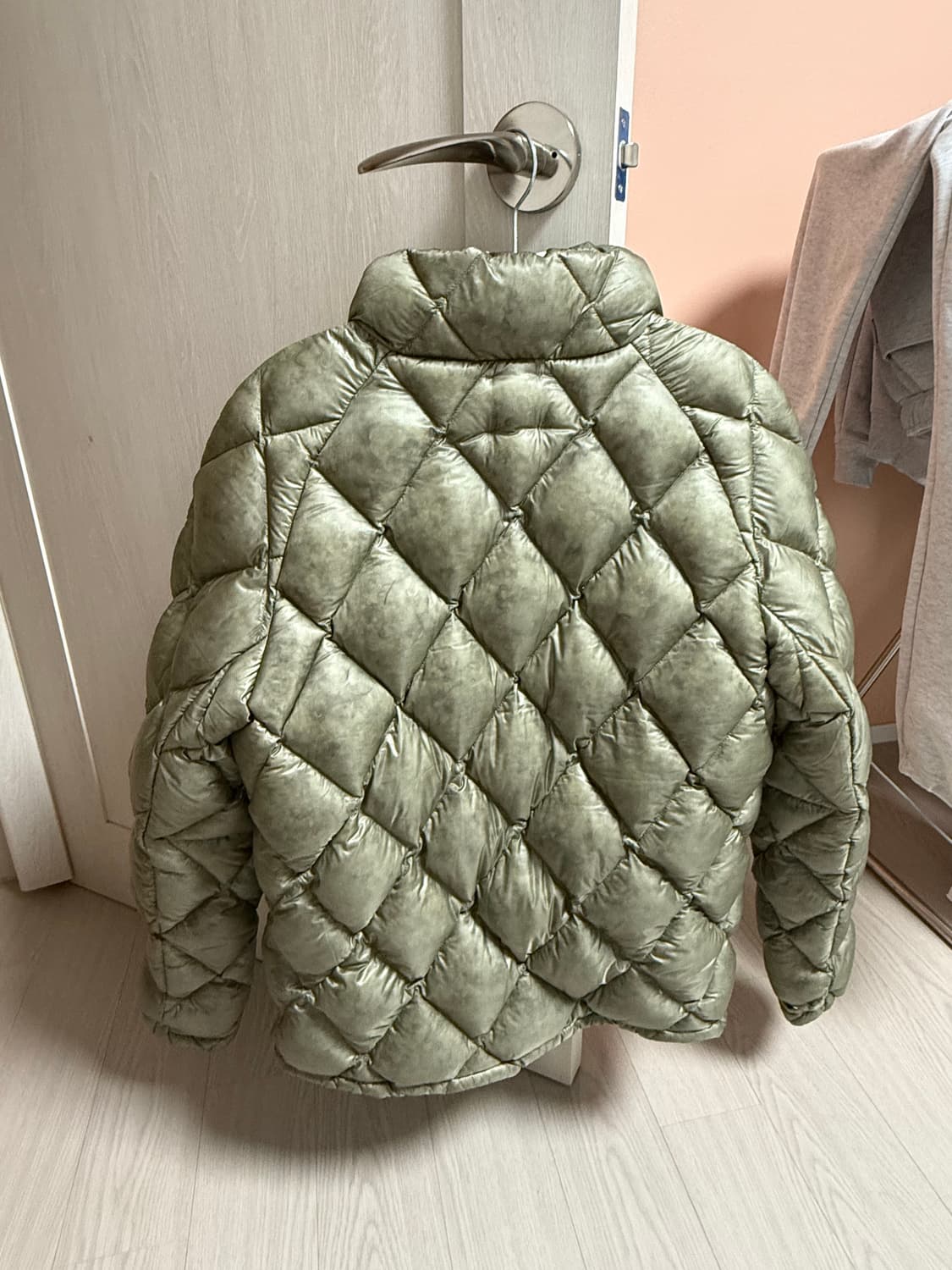 로아하이킹 다운 자켓 세이지그린 상품이미지2