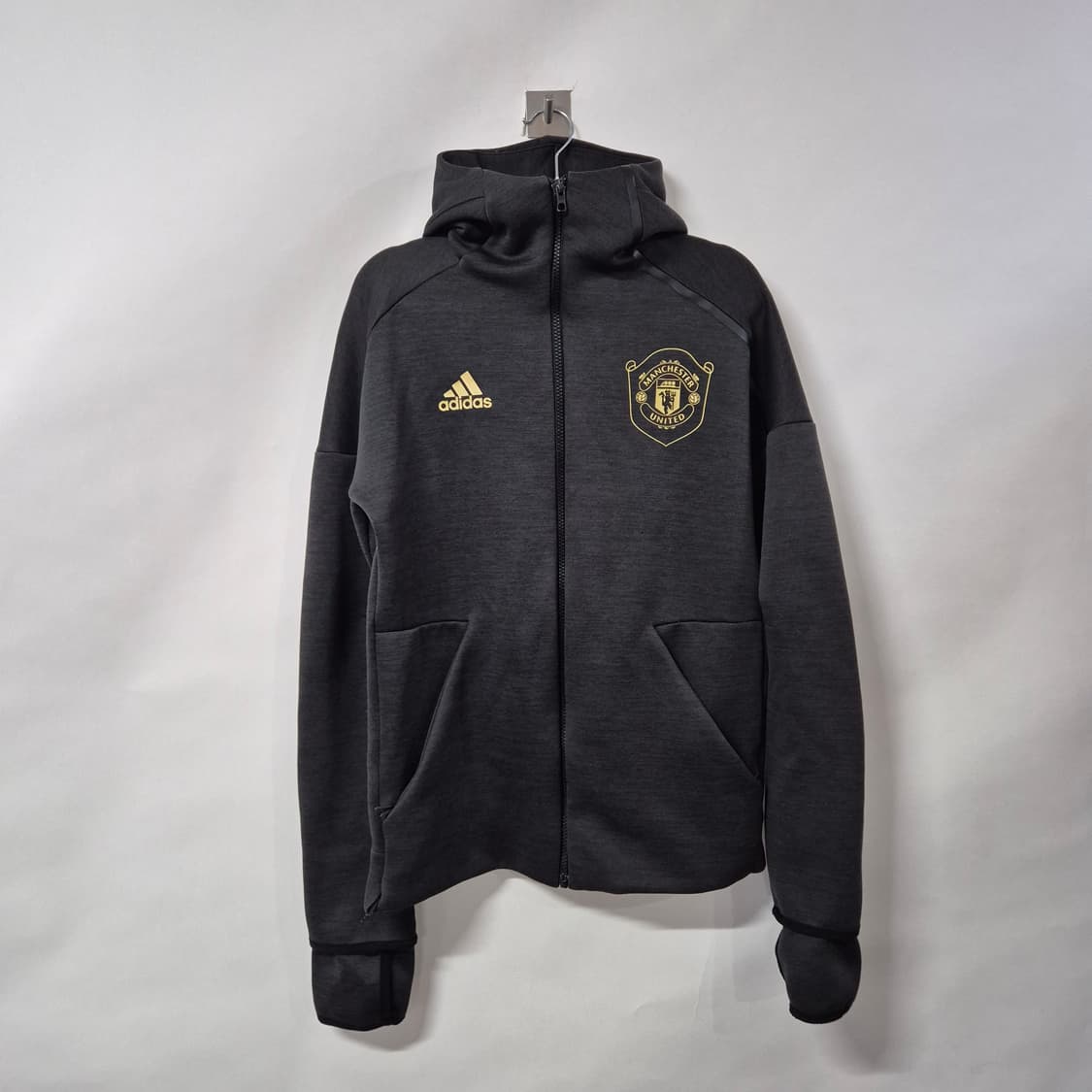 아디다스 맨유 저지 후드집업 상품이미지1