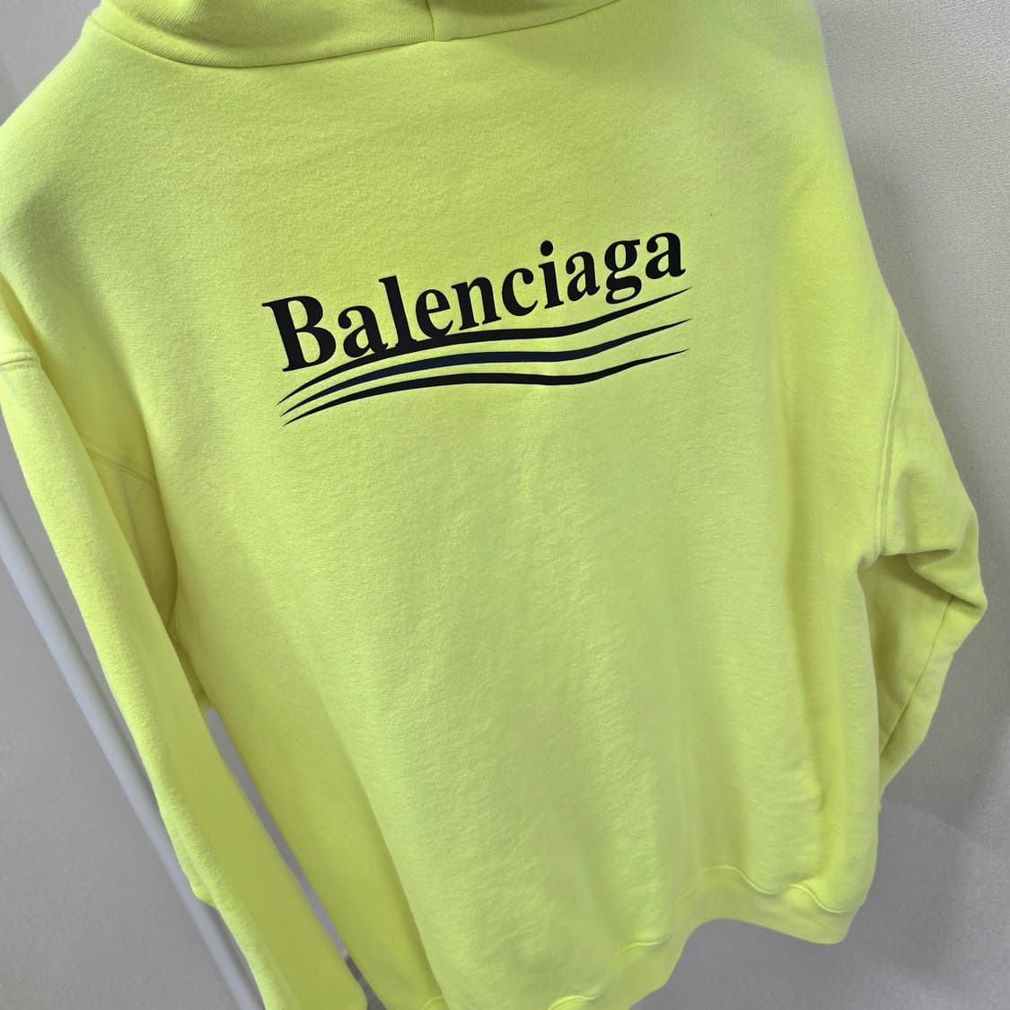 발렌시아가 웨이브 로고 후드 티셔츠 s사이즈 95 100 판매 상품이미지3