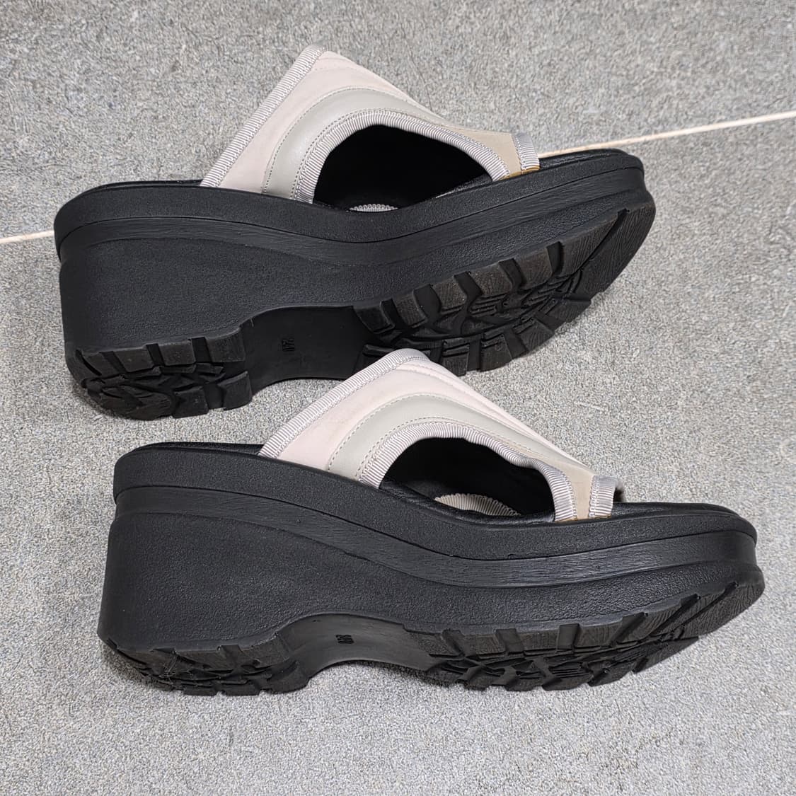 240) 미스치프 멀티 패널 슬라이드 크림 상품이미지7