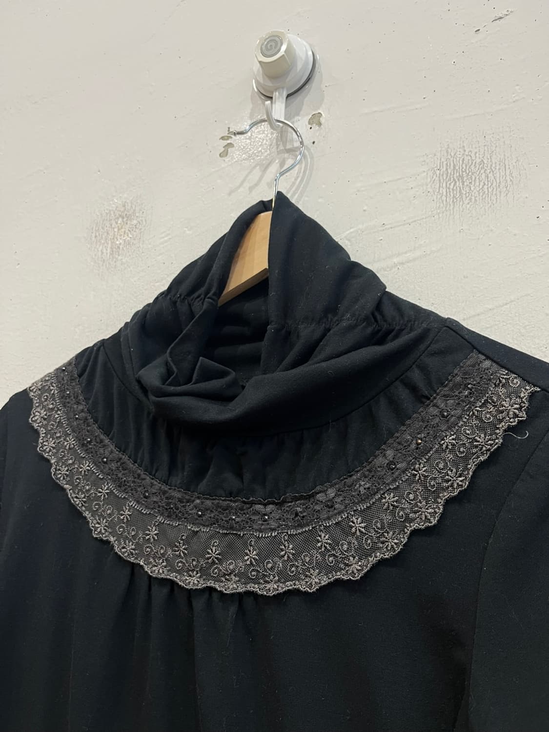 액시즈팜 레이스 터틀넥 롱슬리브  상품이미지2