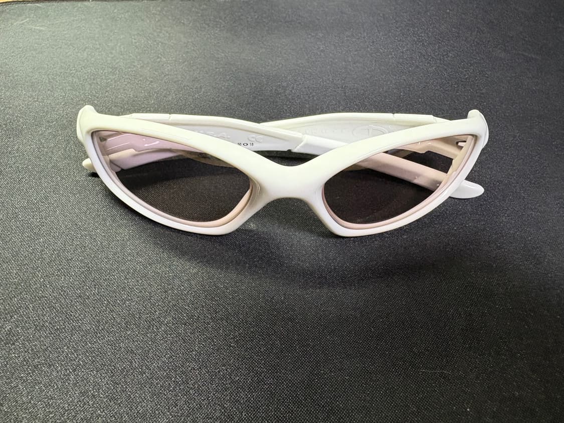 Oakley Minute 2.0 white 오클리 미뉴트 2.0 상품이미지1