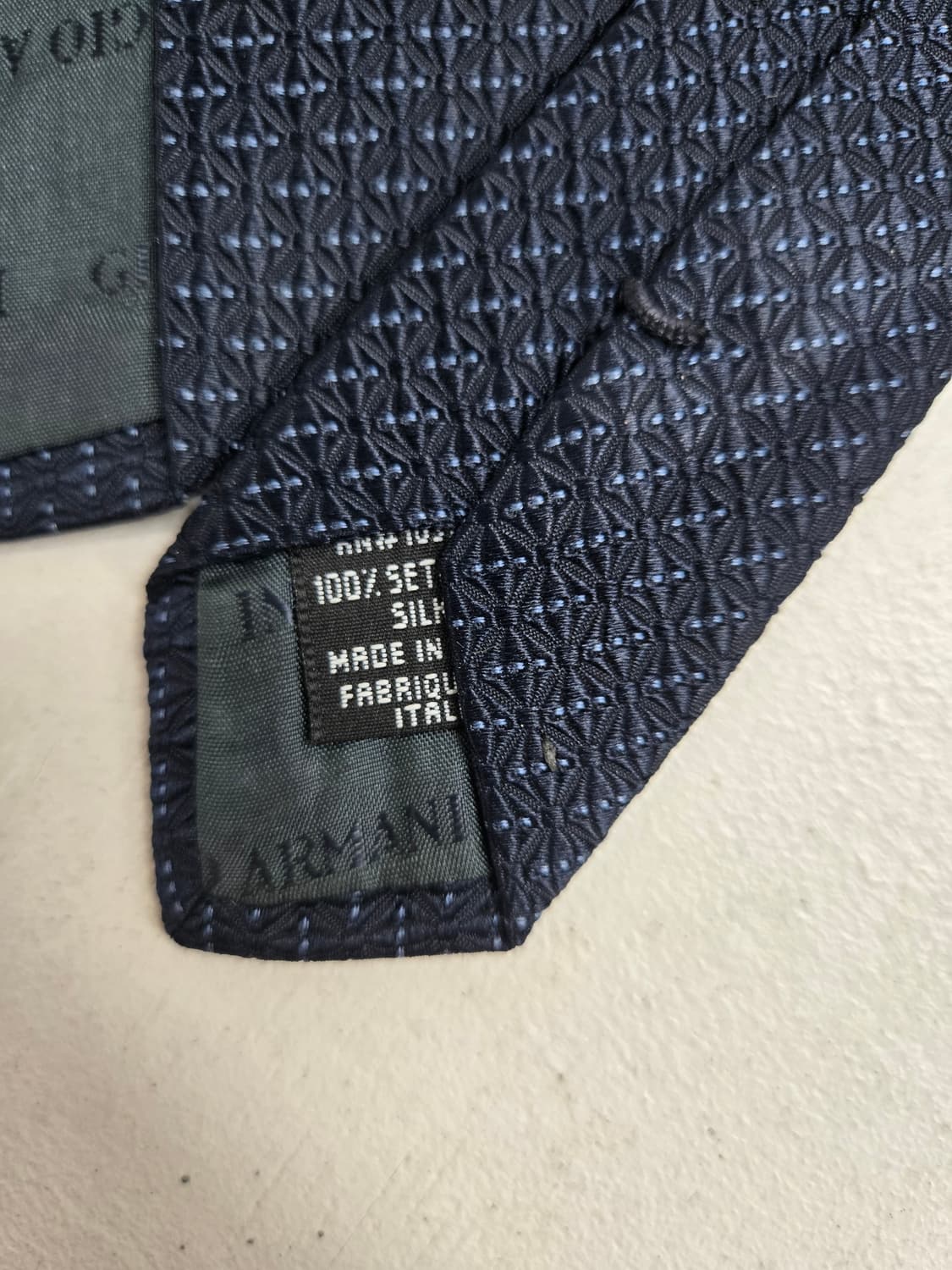 아르마니 꼴레지오니 남성용 네이비 패턴 넥타이 상품이미지4