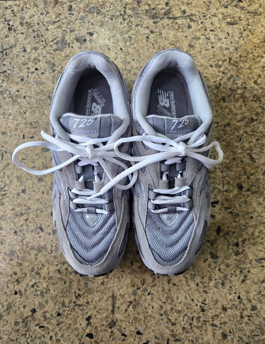 뉴발란스 725 그레이 운동화 상품이미지3