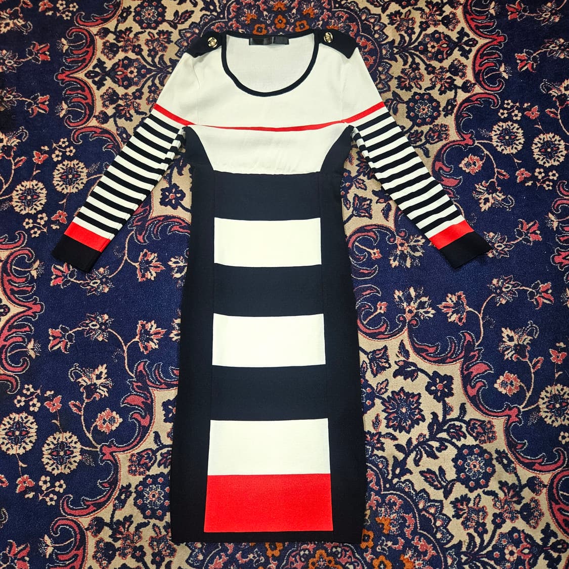 제시(JESSI) 꽉붙핏 스트라이프 레이온 원피스
 상품이미지1