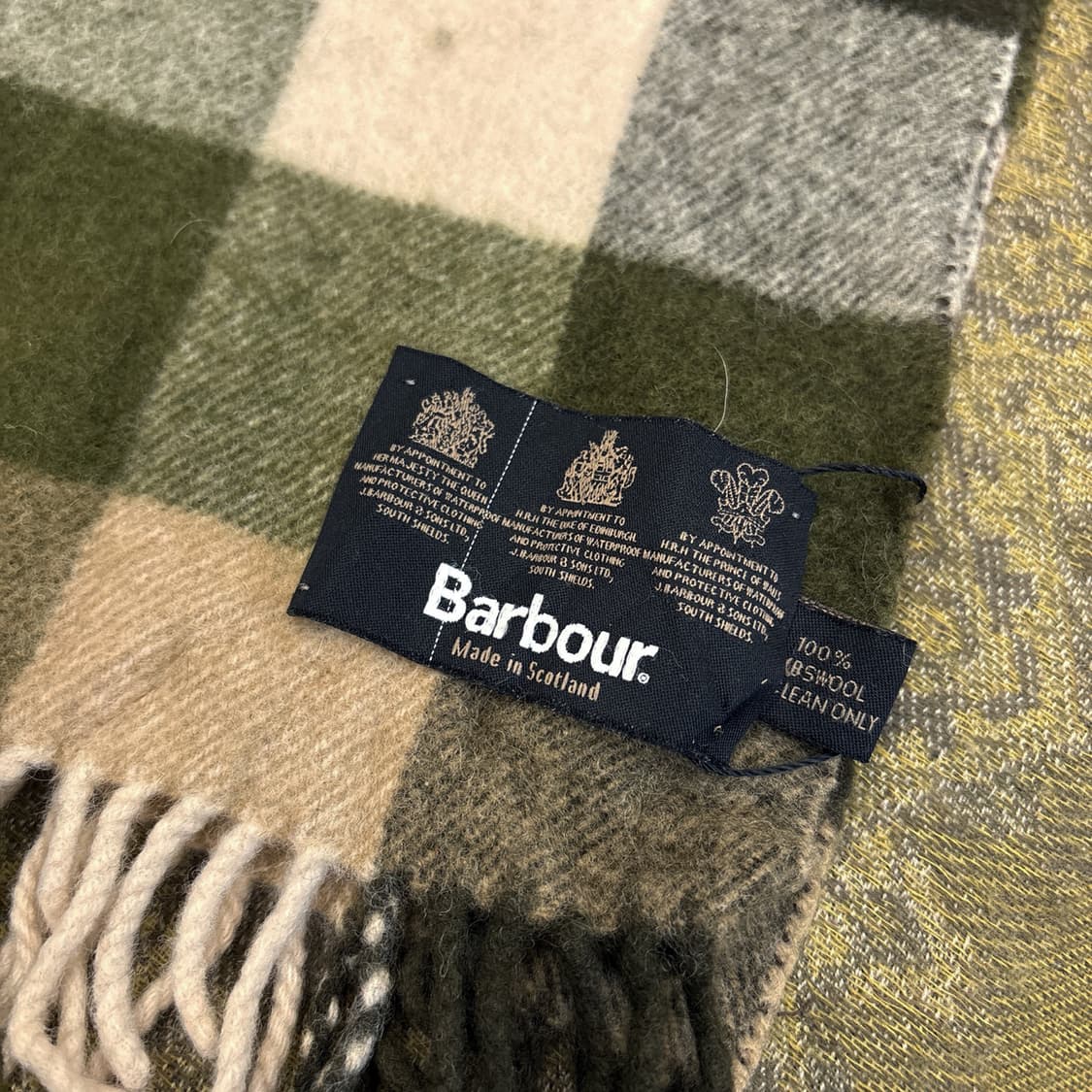 바버 클래식 스코틀랜드 메이드 블록체크 램스울 머플러 N270 상품이미지3