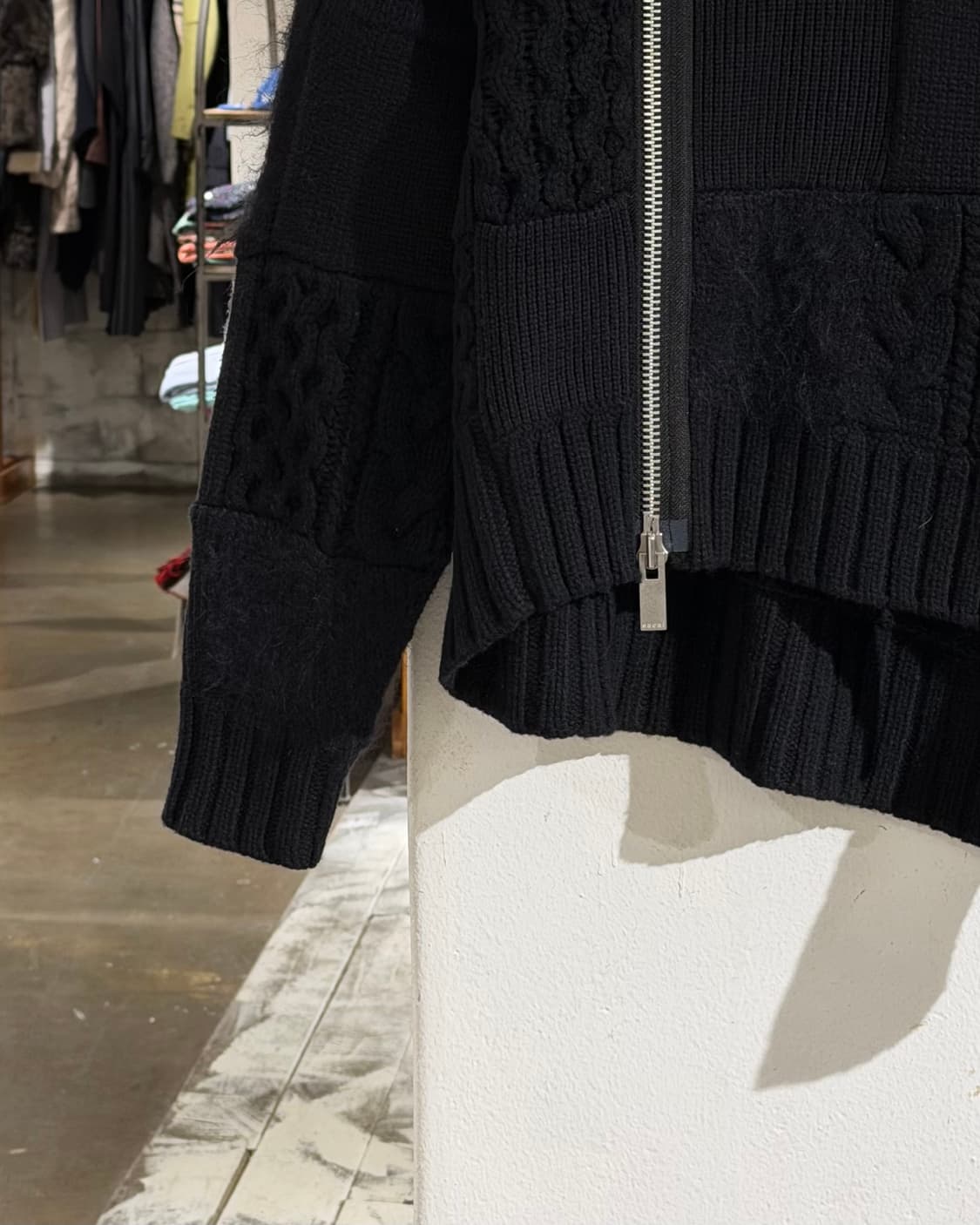 사카이 블랙 케이블 헤어리 믹스 패턴 집업 니트 가디건 상품이미지5
