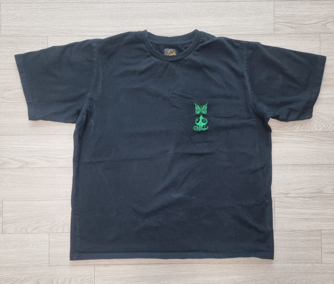 니들스 x the end of the world 티셔츠 상품이미지1