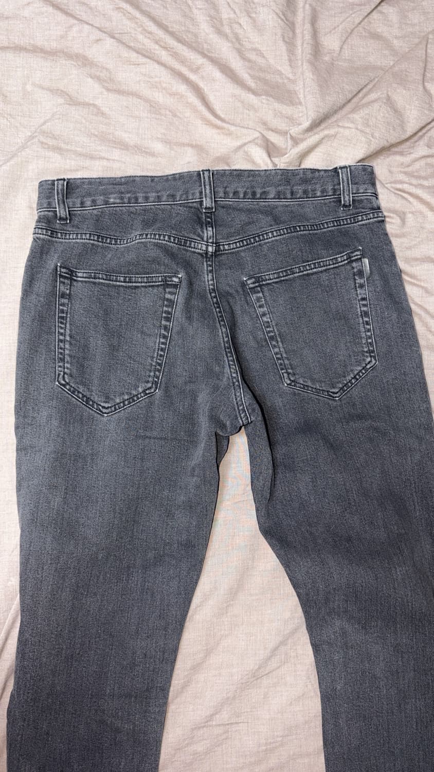 생로랑 18시즌 흑청 데님 30사이즈 상품이미지3