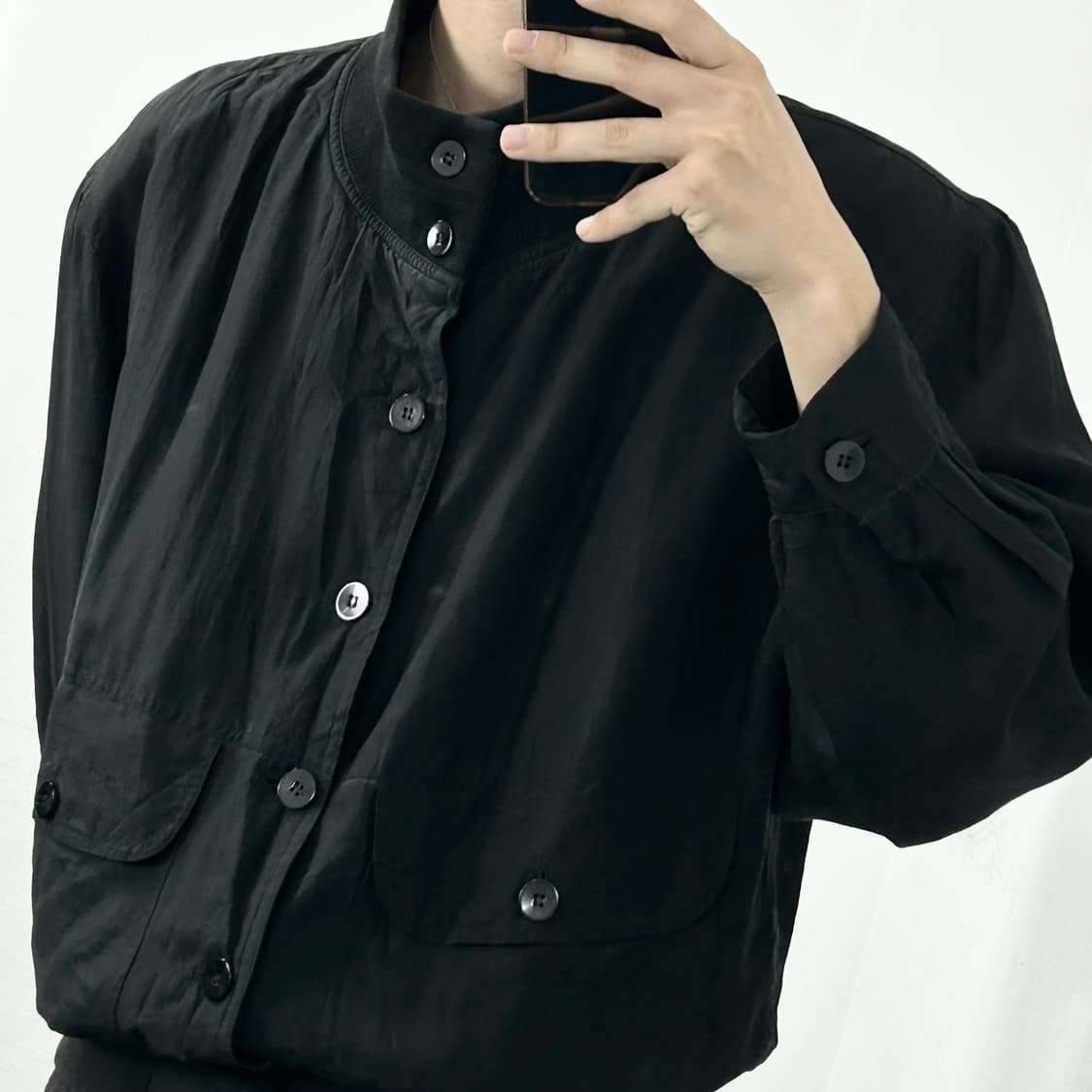 하이넥 블랙 실크 봄버 자켓 상품이미지3