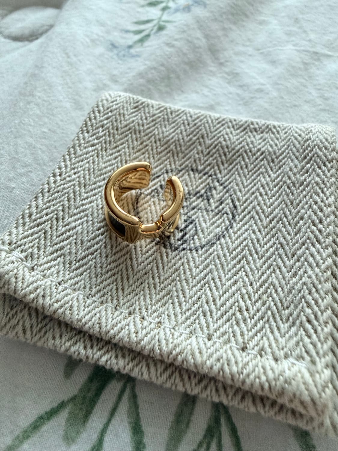 에르메스 올림프 이어커프 누아 스몰모델 상품이미지1