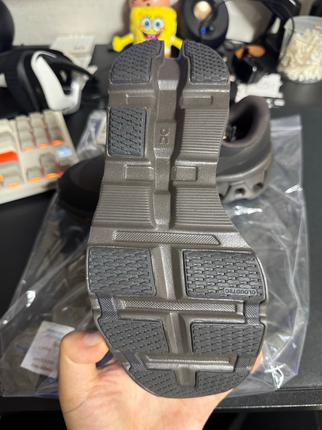 파프 온러닝 225사이즈 브라운색상 상품이미지3