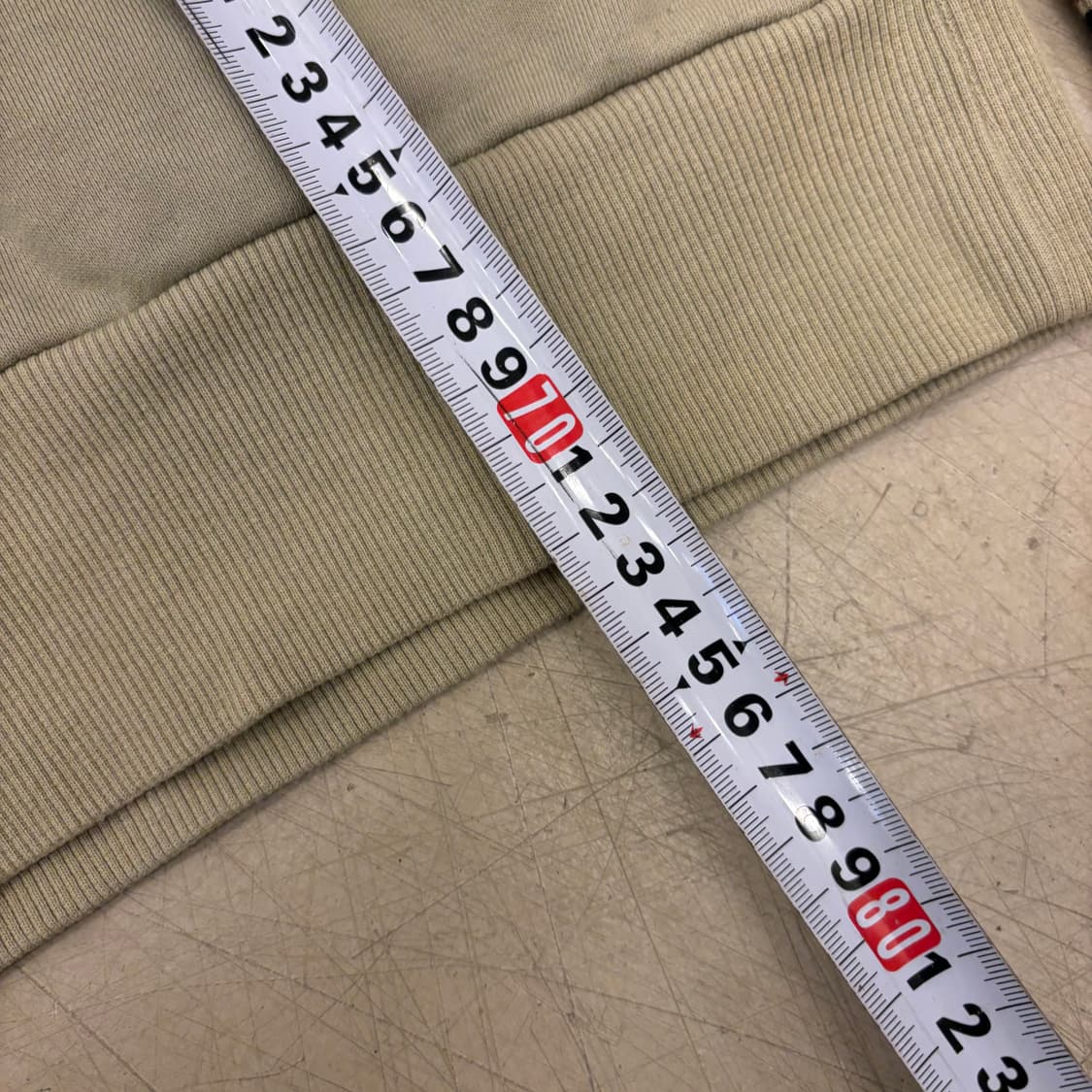 프레드 페리 베이지 스몰로고 맨투맨 상품이미지4