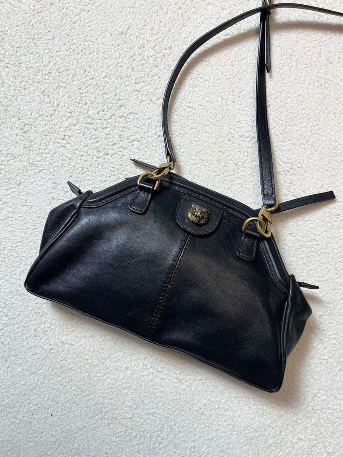 구찌 GUCCI 르벨 스몰 블랙 레더 숄더백 A1738 상품이미지4