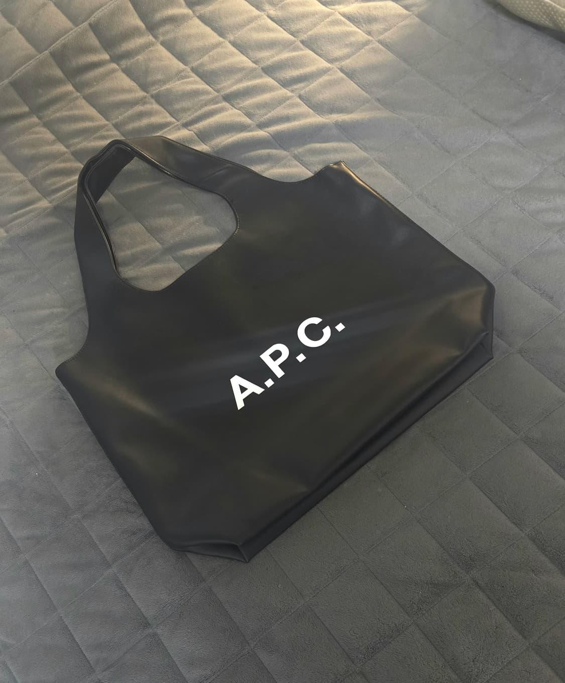 아페쎄 APC 니논 토트백 가방 블랙 라지 상품이미지4