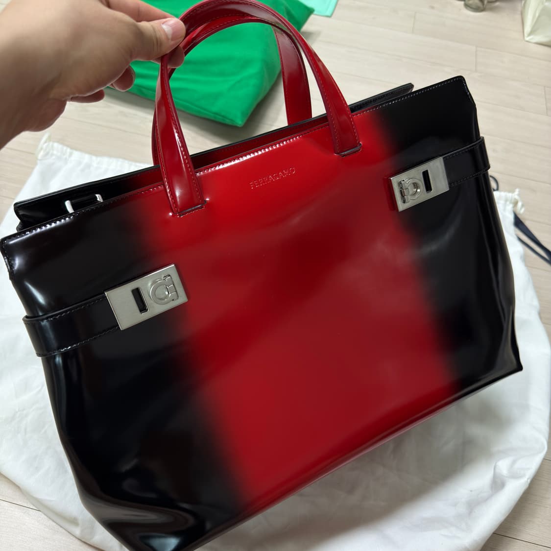 Ferragamo 페레가모 레더 토트백 새상품 상품이미지4