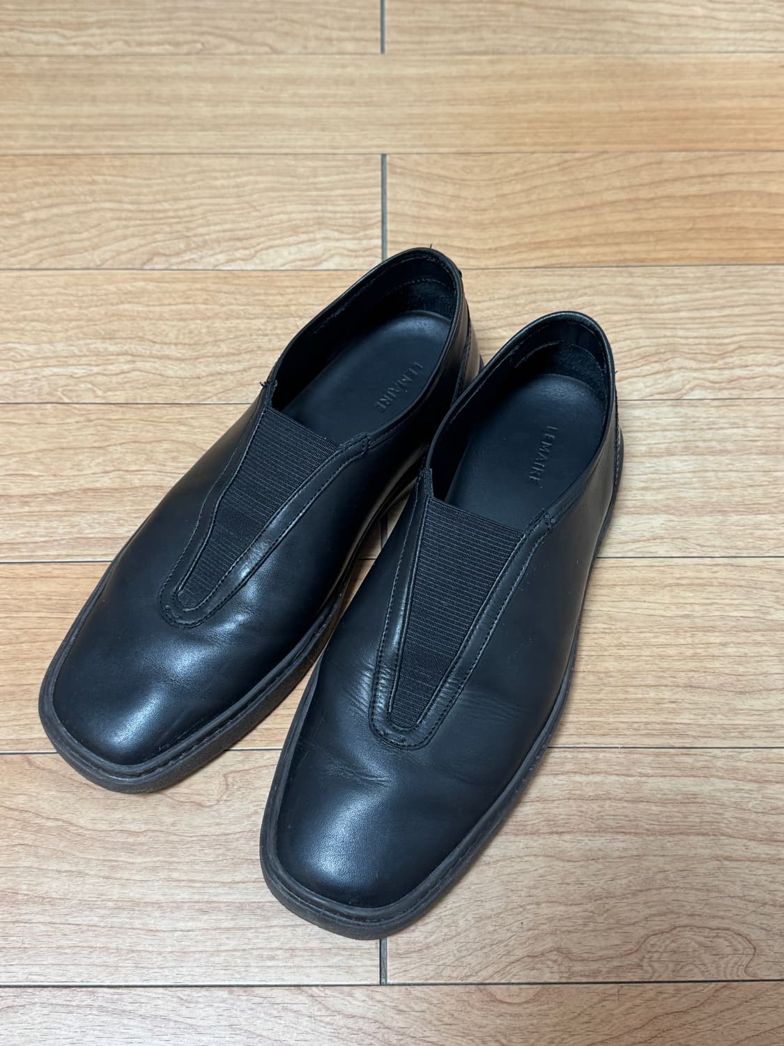 르메르 리놀륨 엘라스틱 트레이너 43 판매합니다 상품이미지2