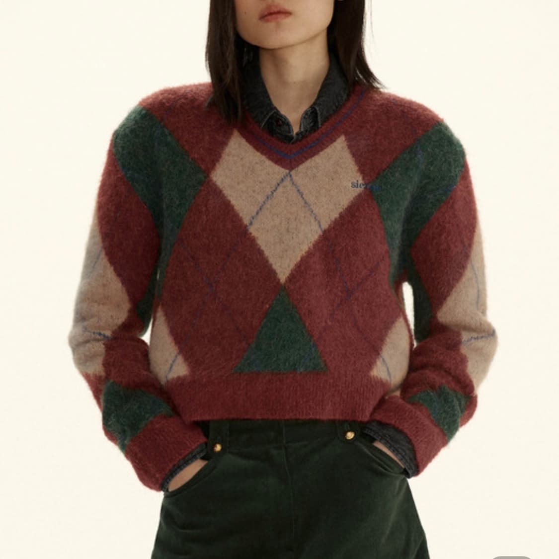 시엔느 브러쉬드 아가일 니트 상품이미지1