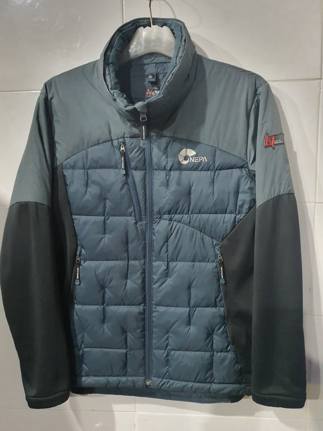 네파 남성 구스 경량패딩  상품이미지1