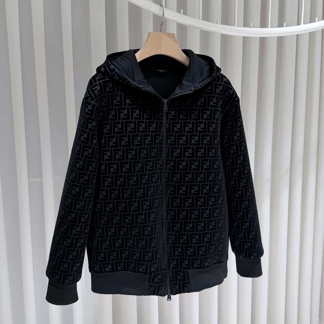 (S+/50) / 펜디 모노그램 벨벳 블랙 후드집업 상품이미지3