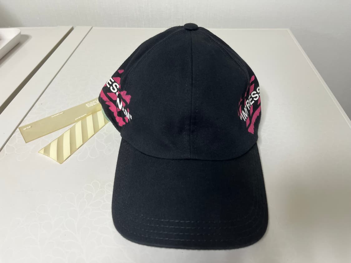 오프화이트 볼캡 블랙 상품이미지1