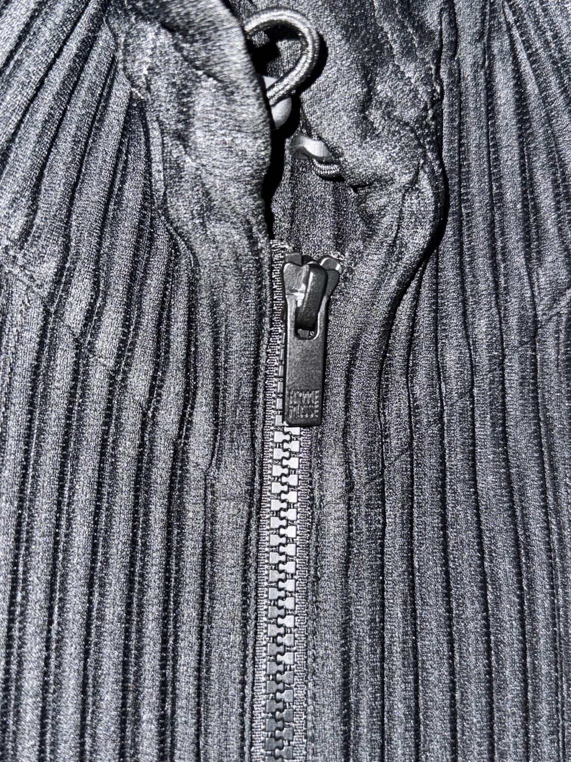 옴므플리세 후드집업 2사이즈 상품이미지4