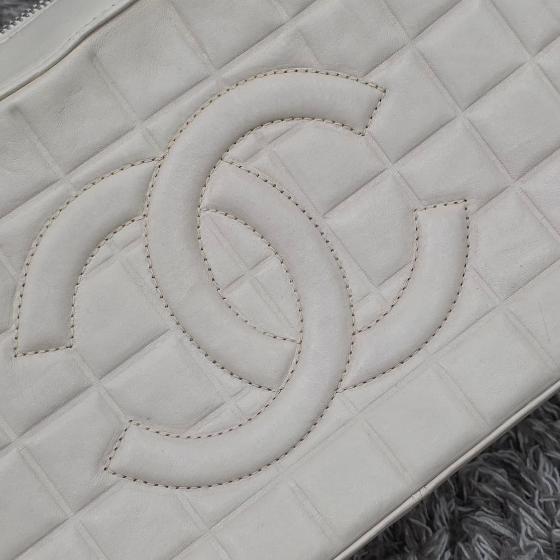 샤넬 초코바 이스트웨스트 숄더백 상품이미지3