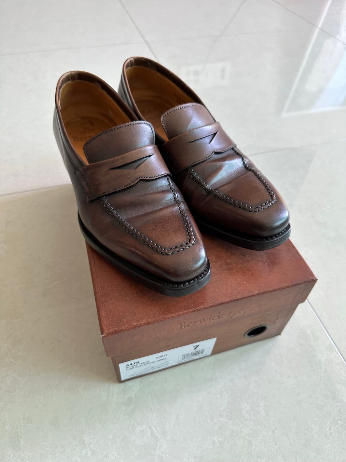 버윅 4476 로퍼 6사이즈 팝니다. 상품이미지1