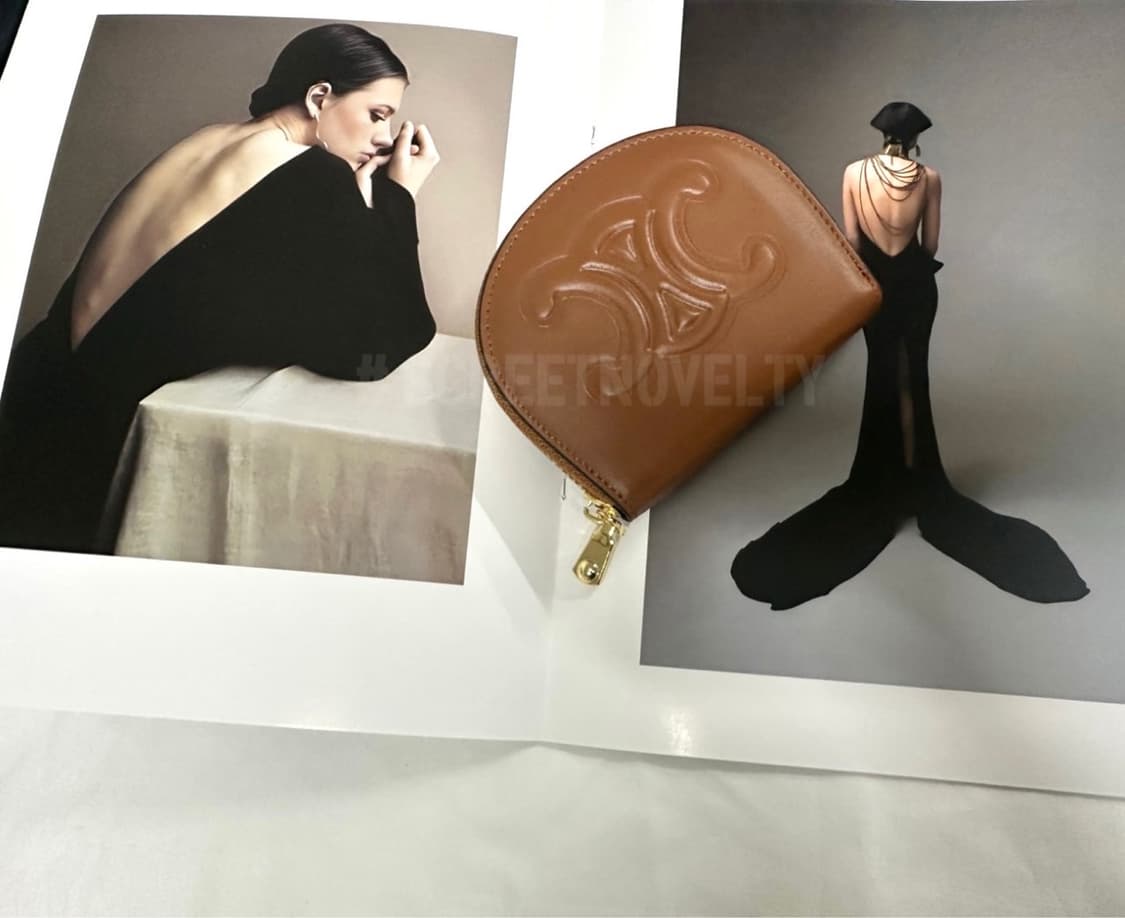 셀린느 트리옹페 반달 카드지갑 브라운 상품이미지5