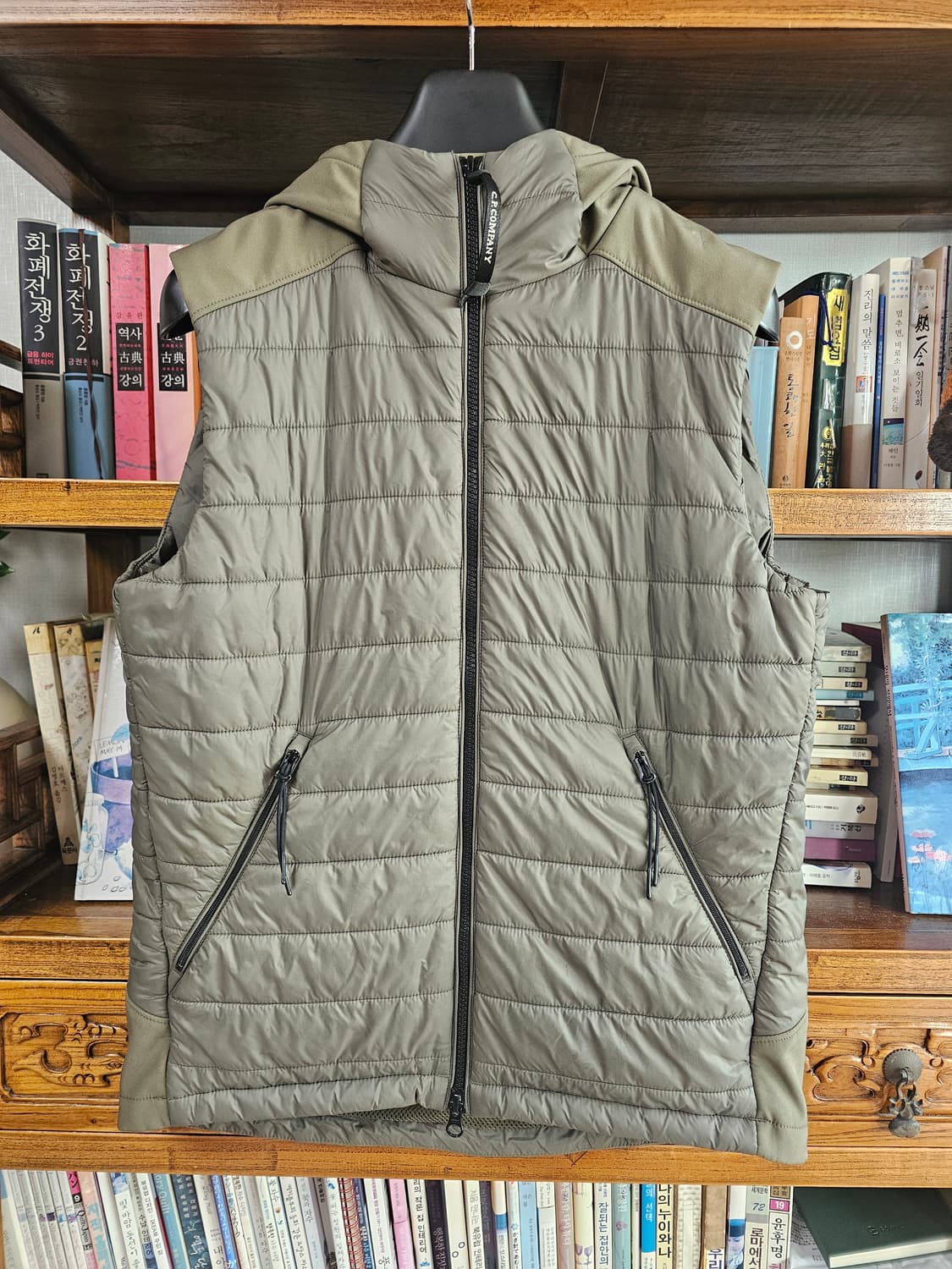 46사이즈 남녀공용}상태 좋음 씨피컴퍼니 cp컴퍼니 조끼패딩 패딩 베스트 상품이미지3